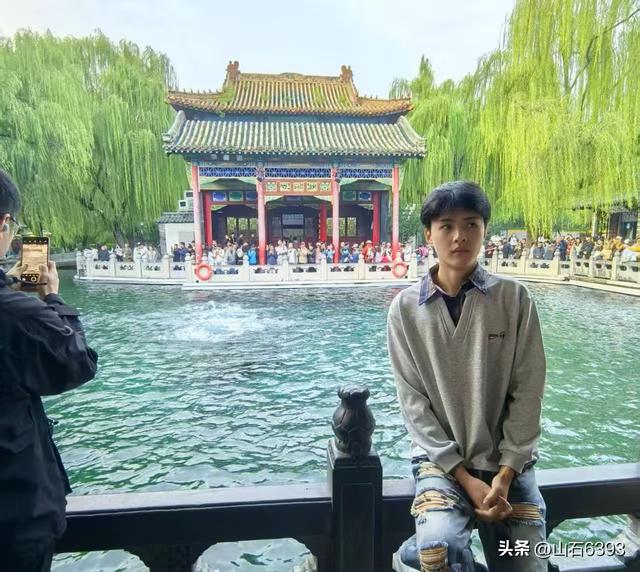新华社原军事记者陶俊峰泉城美拍：趵突泉暴喷的壮美景色