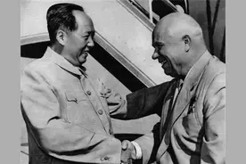 上世纪中苏关系降至冰点,甚至不惜向我方动武,最后为何重归于好？图片