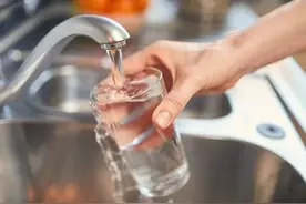 江苏各城水费差距大，苏南高苏北低，无锡3.86淮安2.61，南京不高图片