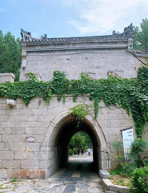 济南被遗忘的古村落！石屋错落、古道蜿蜒，活着的明清民居博物馆