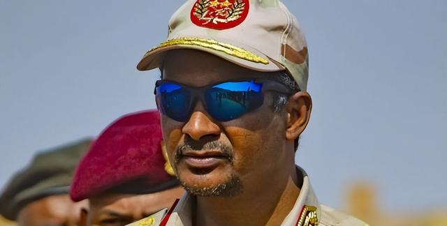 苏丹前军官投案自保，20年后法院判决终身监禁，30万冤魂赔偿无望