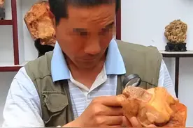 河北男子捡石头成瘾，妻子愤怒欲离婚！图片