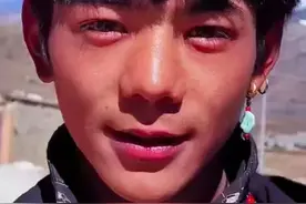 “最帅”藏族小伙一夜爆红，遭网红公司疯抢，为什么都极力反对？图片