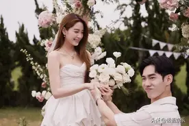 欧阳妮妮被大8岁男友下跪求婚成功！欧阳娜娜、娣娣现身祝幸福图片