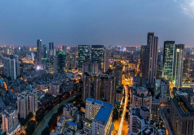 七个适合中老年人旅游的城市，退休后，争取每年去一个