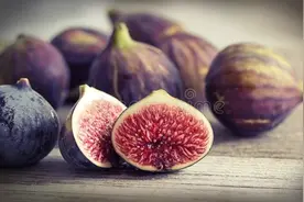 无花果白色部分能不能吃图片