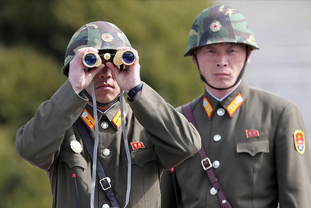 金正恩还没抵华，9国高层拒参阅兵，中方送出一句话，信号不简单