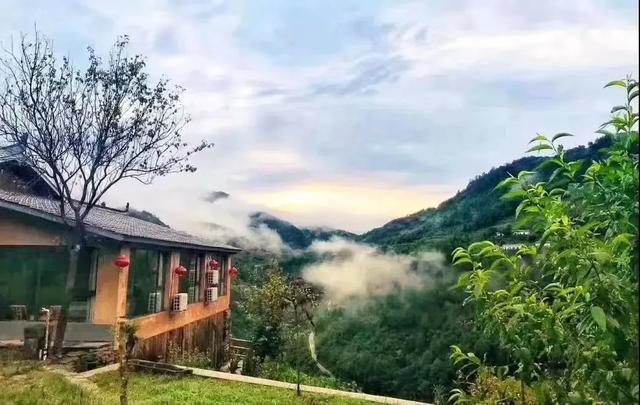 推窗见山,卧听雨声,在安康民宿里寻找最美秋天!