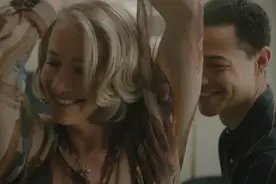 这部情色片的背后，是残酷的现实图片