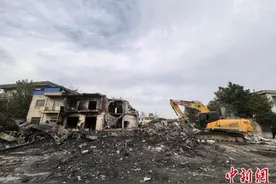 安徽淮南火灾9名遇难者遗体全部被找到，幸存者讲述逃生经历：顾不上穿衣，堂弟从二楼跳下图片