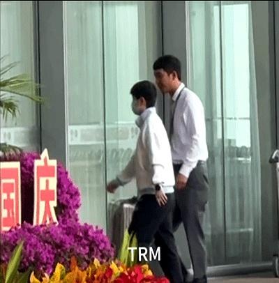 10.8日，王楚钦coco在北京出发，莎莎vip，暂时没看到马琳