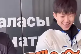 大头：男人的胜负欲连皮夹子都要比一下，回头就叫小豆包安排图片