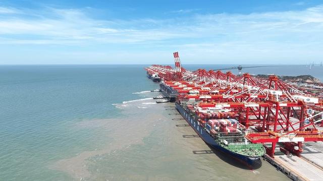 特朗普半小时内连续扣押2艘油轮	，不到24小时，中方强硬送上2句话