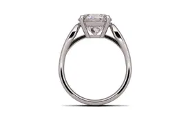 一男子戒指卡手“无法自拔”，幸好有他们图片