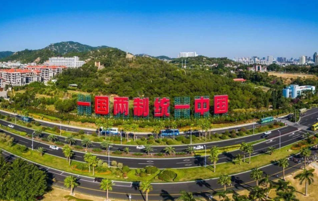 杀鸡儆猴奏效！沈伯洋成了通缉犯，郑丽文立马改口，高呼一个中国