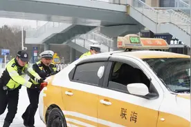 气温将暴跌到-5℃！武汉交警：注意行车安全图片