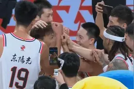 赵睿事件继续发酵！个人社媒透露心不在新疆 球迷开始用票房抗议图片