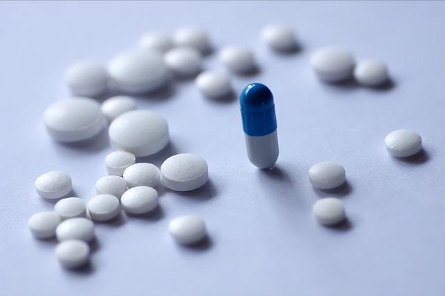 医生提醒：服用瑞舒伐他汀，这3种食物要戒掉，再吃容易心肌梗死
