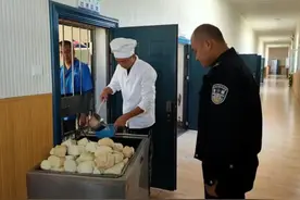 进了看守所的在押人员每天都干些什么？图片