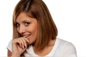 用心感知：男人可以“摸到”女人这几个地方，说明她已经被你拿下图片