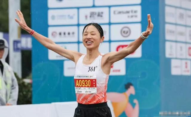 日本媒体公开锐评最快女护士离职风波，言辞犀利，句句直戳她心窝