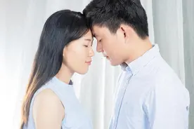 异性之间，男人对你这样的肢体接触，相当于“告白”图片