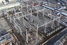“陇电入鲁”工程重点配套电源——华能正宁电厂750千伏升压站倒送电一次成功图片