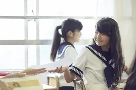 女生表演过肩摔 尴尬的一幕出现了图片