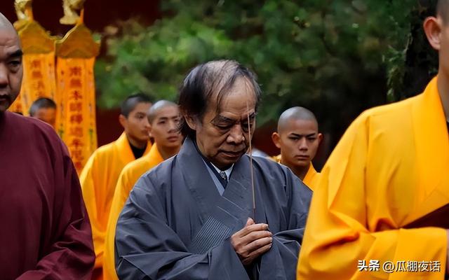 他被释永信骗的最惨，为了能安葬于少林寺，他捐出了46亿的身家