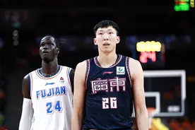 广东内线5人组确立！CBA状元接班周琦，2米13中锋能克韩德君图片
