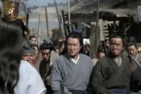 将女人小脚砍下堆成莲花山，屠杀近300万人，张献忠有多残暴？图片