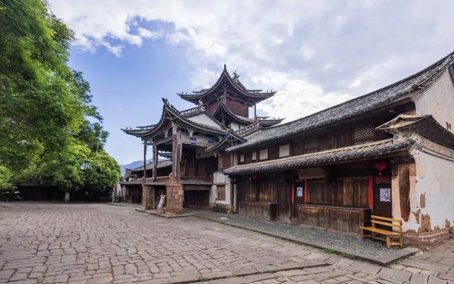 大理这个古镇，是茶马古道上的著名驿站，古色古香，真是太美了