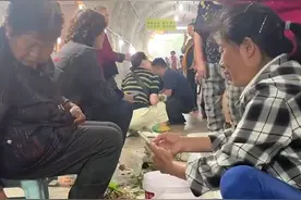 视频 | 重庆“背篓菜市”满周岁 烟火气里的城市温情还将继续传递图片