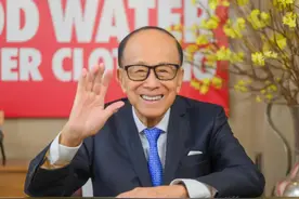 交易暂缓，李嘉诚现身：4分钟讲话，只谈慈善，有何深意？图片