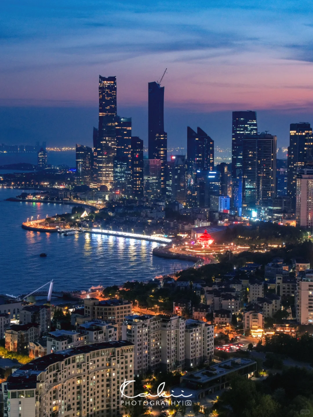 跟着影视游市南｜当青岛的百年红瓦，闯入悬疑剧《痕迹》的空镜