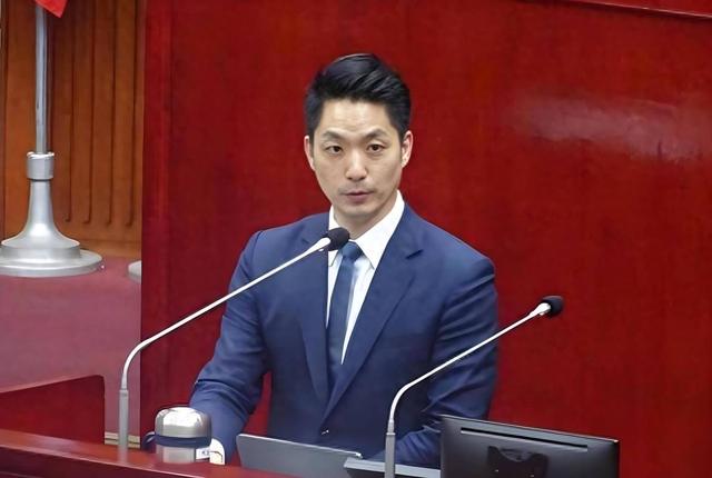 蒋万安再次亮明立场，坚持反对两岸统一，郑丽文也让大陆寒心了