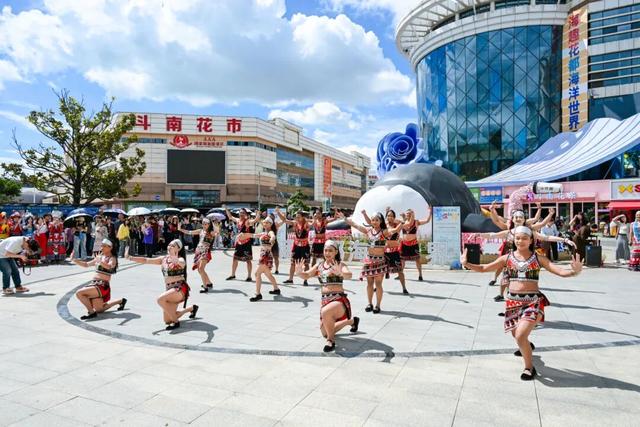 当“佤部落”遇上“春城花都”，会碰出怎样的火花？