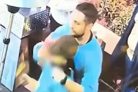 太猖狂:外国人竟当街调戏妇女，回应更令人气愤，国人彻底暴怒！图片