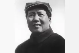 原子弹轰炸日本后，《解放日报》写了什么，让毛主席勃然大怒图片