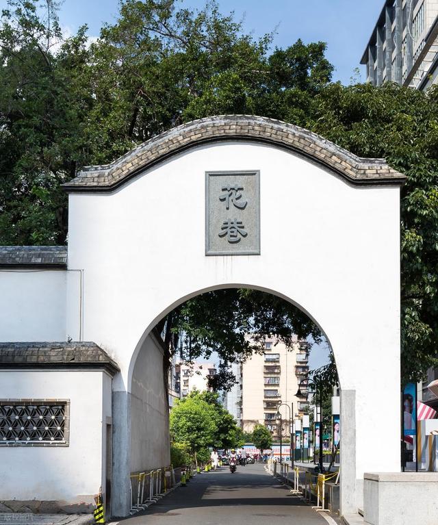 原来海边城市可以这么安静！福州：满城榕树下，藏着最真实的闽都