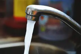 出厂标准严格的自来水为什么不能直饮图片