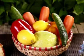 大蒜、红糖一起泡水喝，解决了很多男女的大问题，真是太厉害图片