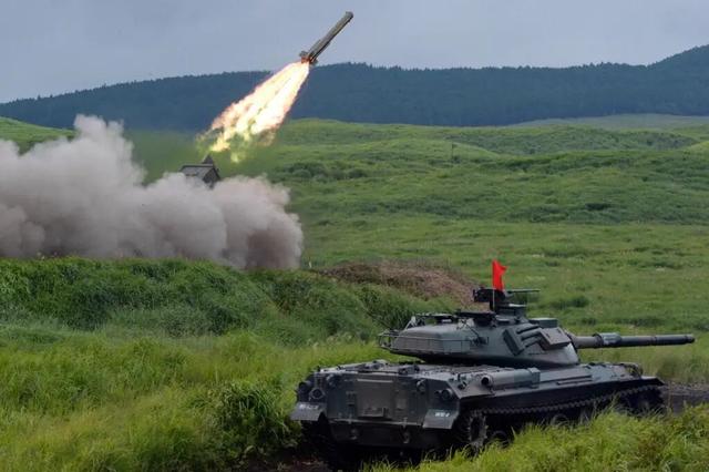 日本3箭齐发，高市通知中国2个不变，备战细节曝光，局势恶化？