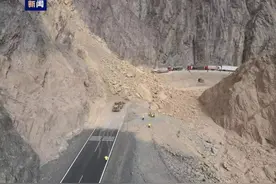 吐和高速G3012线甘沟路段发生山体塌方 造成交通中断图片