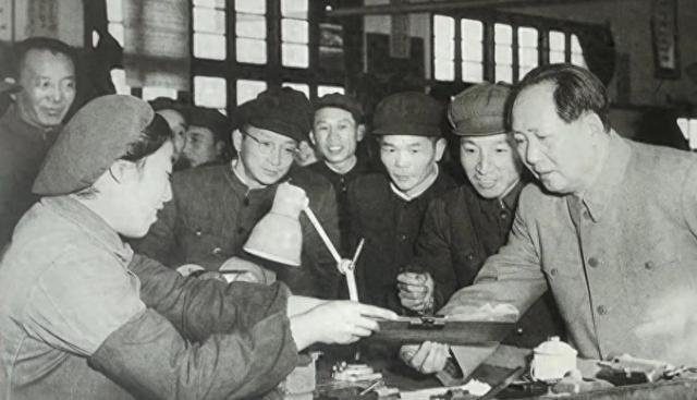 1958年毛主席视察南宁，知晓公安局长的名字后问：你这人正不正？