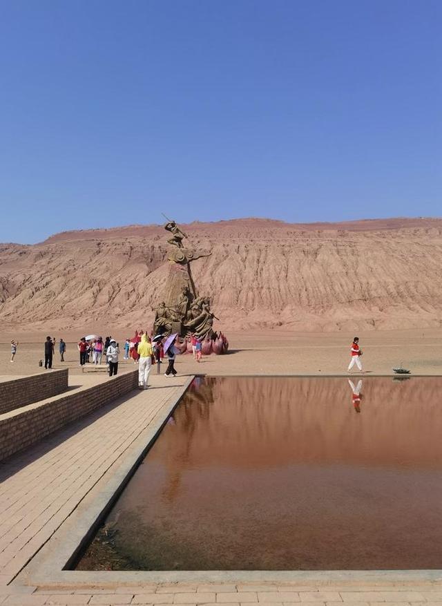 游新疆中国热极火焰山