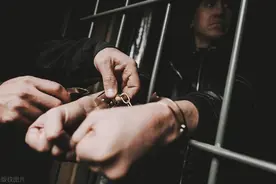 你以为删了记录就没事？这些浏览小网站行为，警察真的会找上门！图片