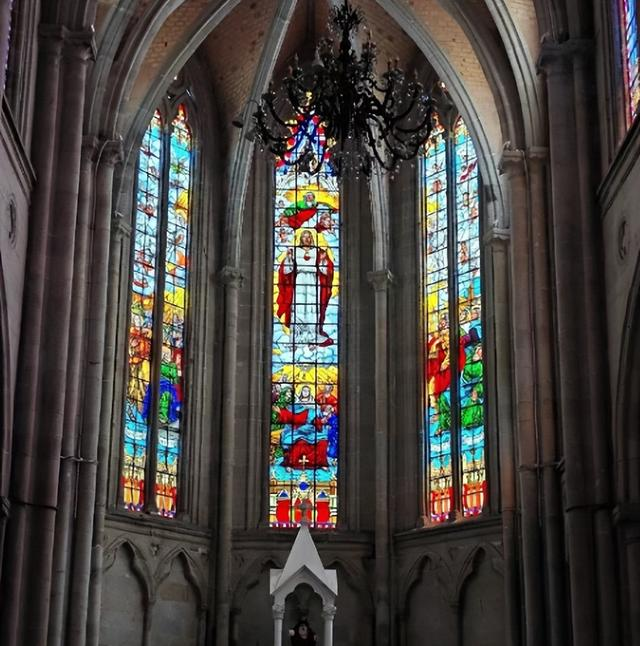 中国帅哥娶外国媳妇，她结婚当天提出一个要求，小伙直言办不到