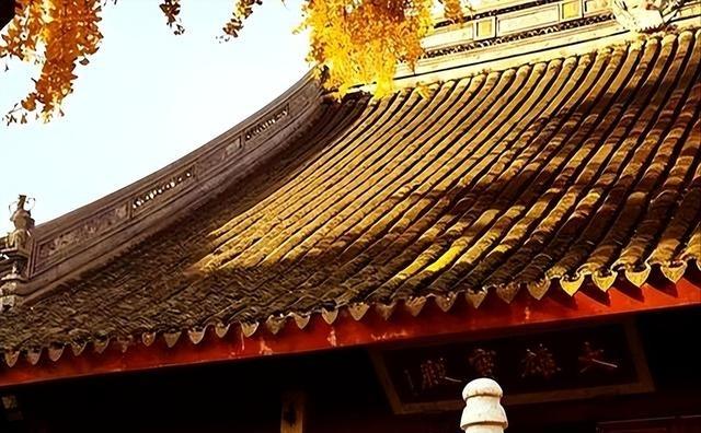 释智定：比释永信更奢靡，穿黑丝上班，住千万别墅，两个和尚老公