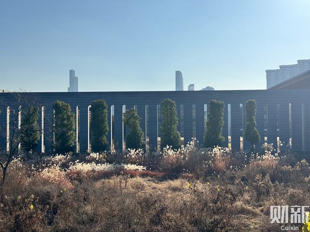 万字长文还原《江南春》图卷的疑雾重重：庞家捐赠、南博赝品鉴定、罕见划拨出售、流向巨额拍卖